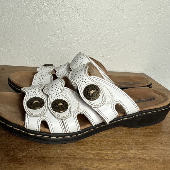 Clarks White Sandals Size 9 Leisa Grace Tri-Strap Hook Loop Open Easy On Shoes - Picture 3 of 11